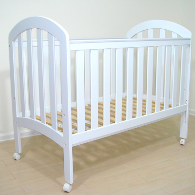 Eco-friendly with Fence Baby Cribs Cot